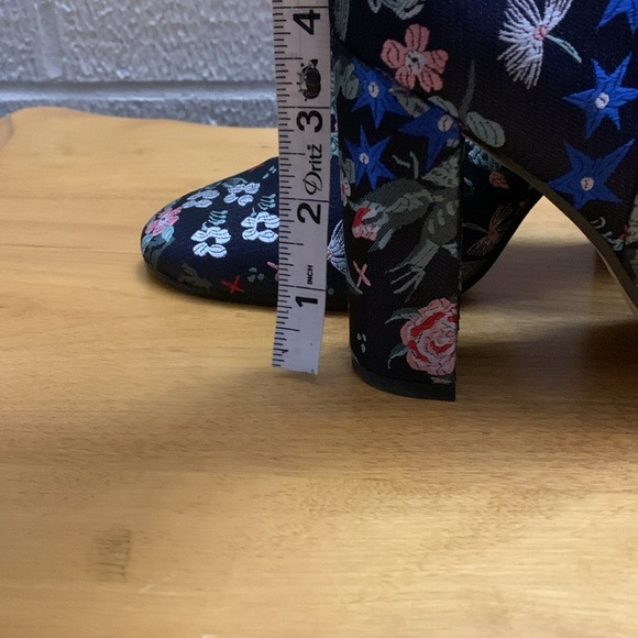 SAM EDELMAN Cambell boots women size 6.5 chunky heels zip Floral Embroidered EUC - Picture 11 of 12